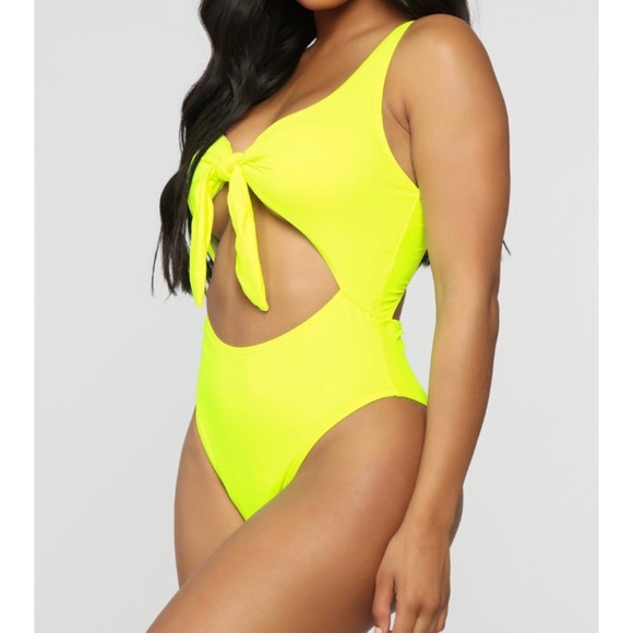One piece summer cut-out bathing suit - Picture 3 of 4